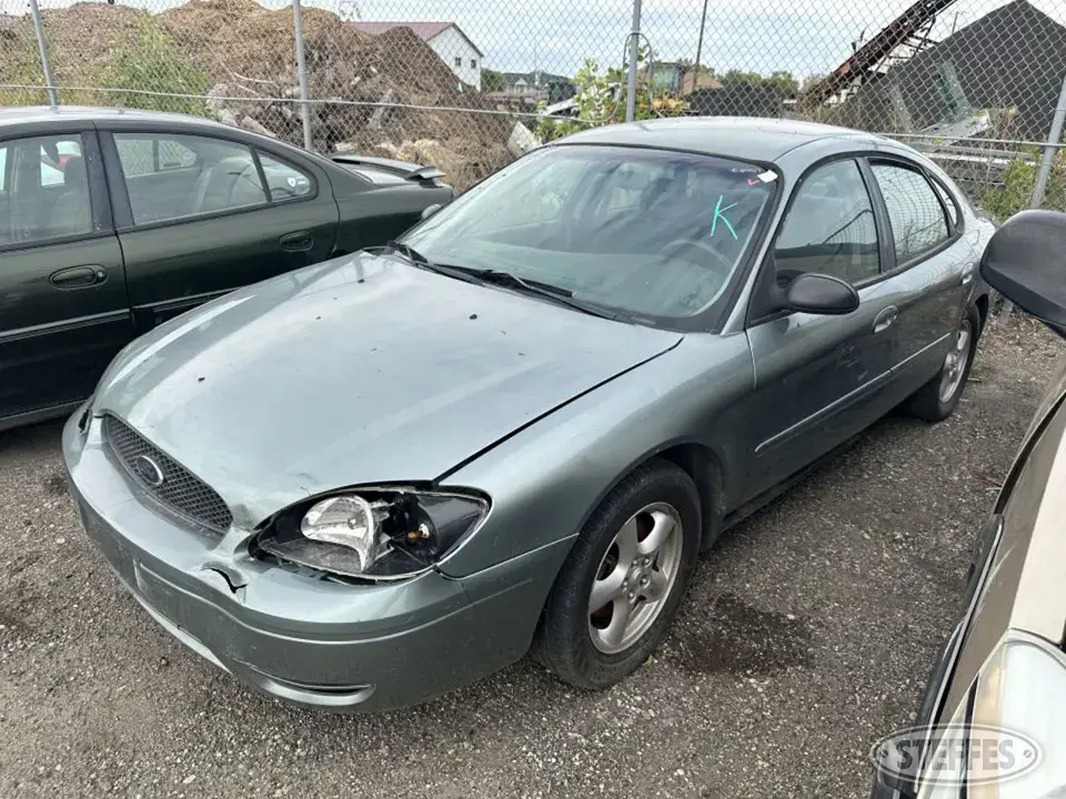 2006 Ford Taurus SE Car