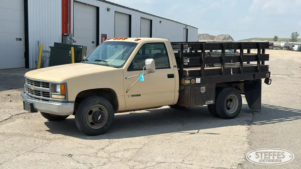 1995 Chevrolet 3500 Cheyenne Flatbed Truck