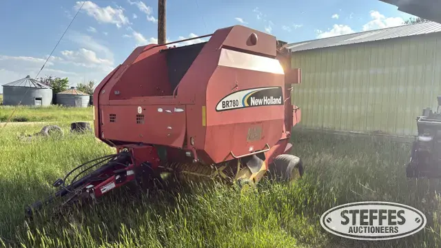 2005 New Holland BR780A