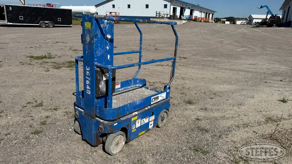 UpRight TM12 Lifts-Other