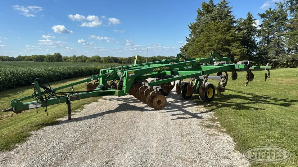 John Deere 2700 Ripper