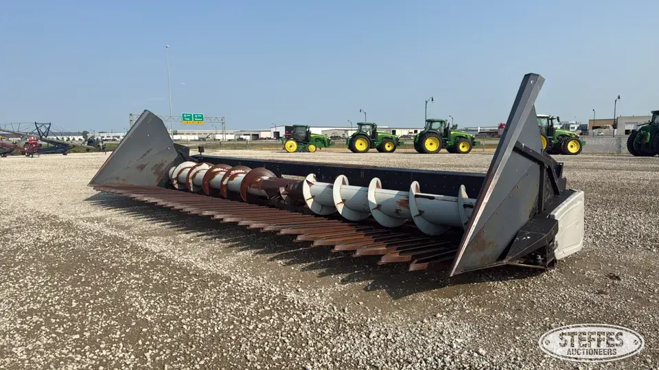 1998 Gleaner 700 Sunflower Head