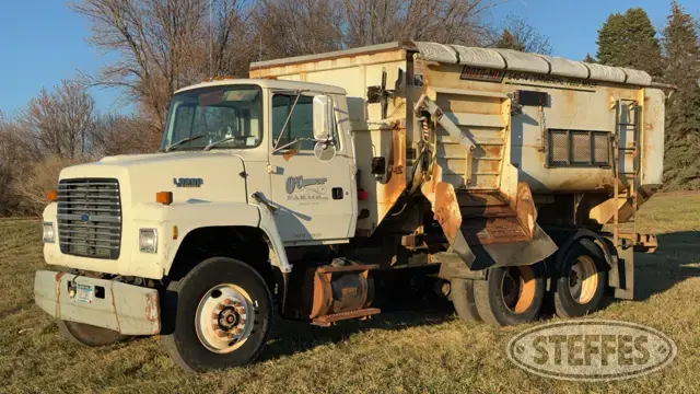 1994 Ford L8000