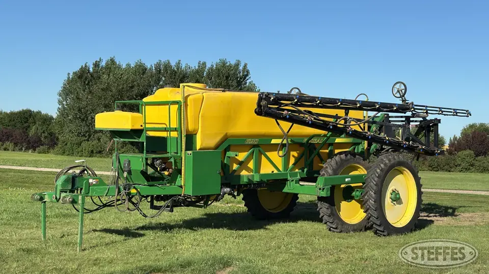 Redball 690 Pull-Type Sprayer