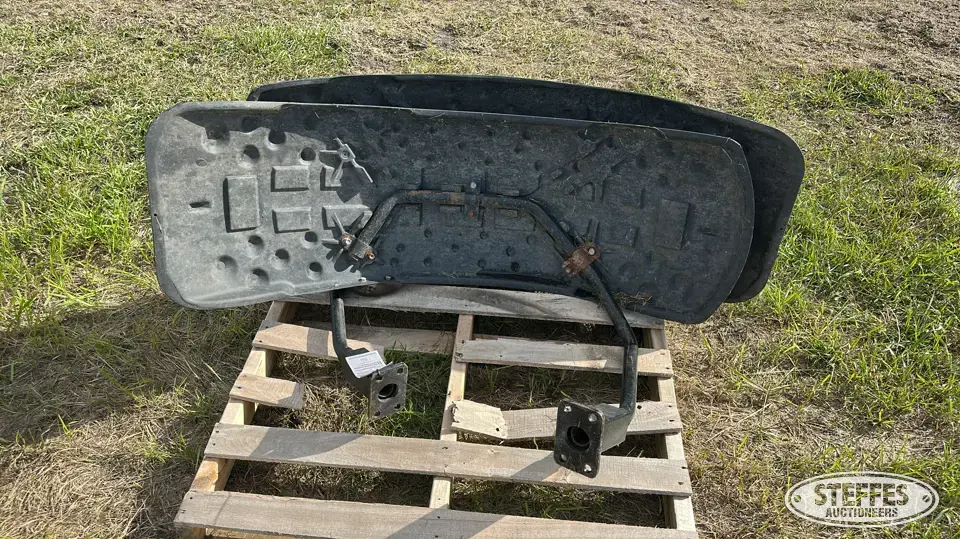 (2) John Deere front fenders Ag Equipment Part