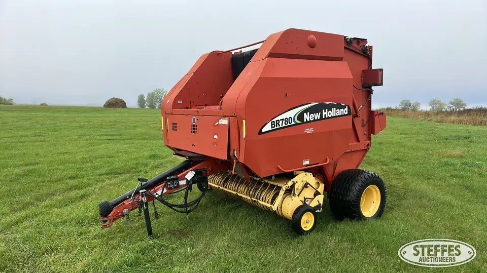 New Holland BR780 Round Baler