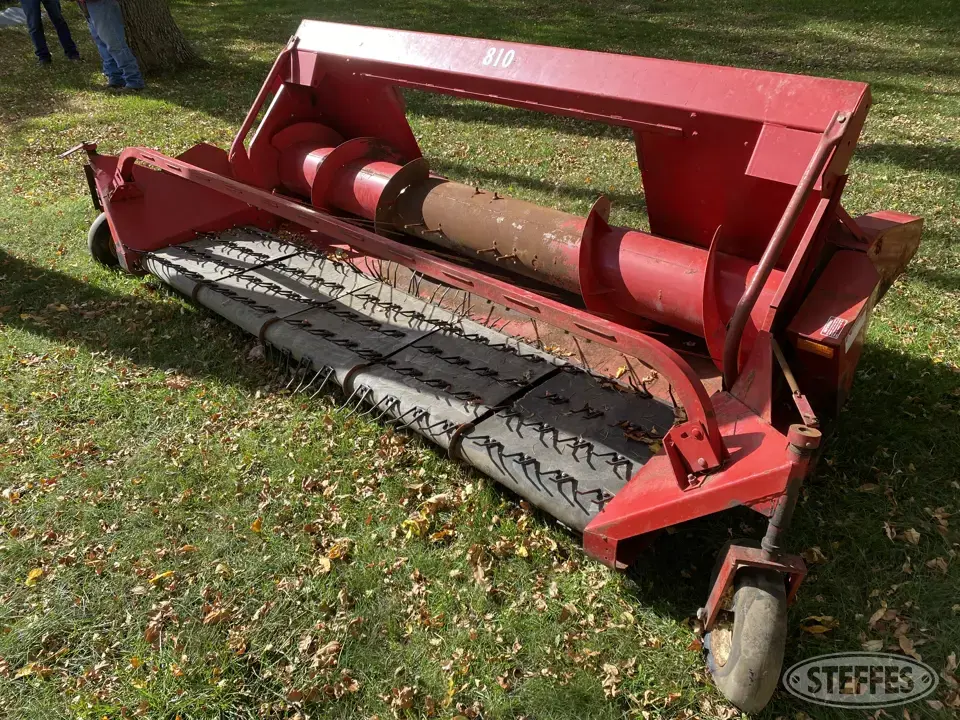 International 810 Pickup Head