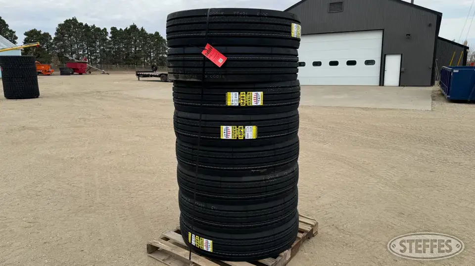 (8) Zwarthz 149/146L 11R22.5 Tires Truck Tire