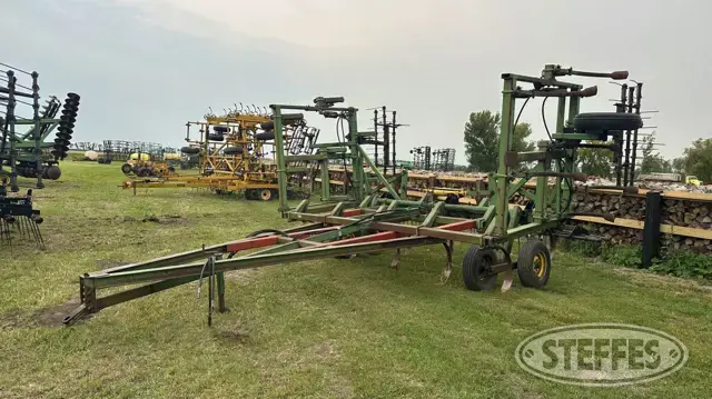 John Deere 1600