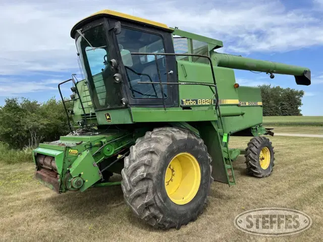 1981 John Deere 8820