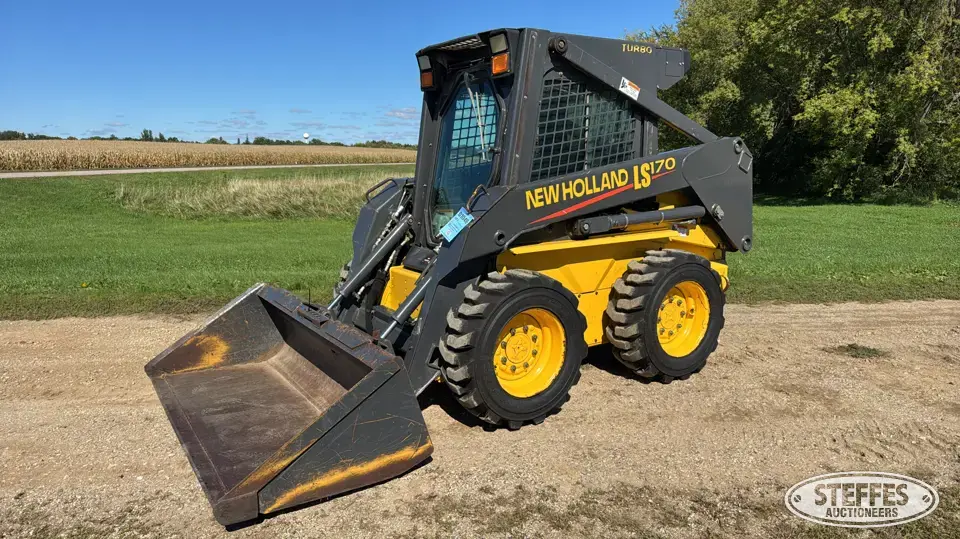 2004 New Holland LS170 Wheeled Skid Steer