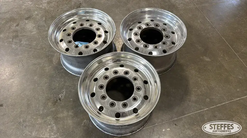 (3) 12.25x22.5 aluminum wheels Truck Tire