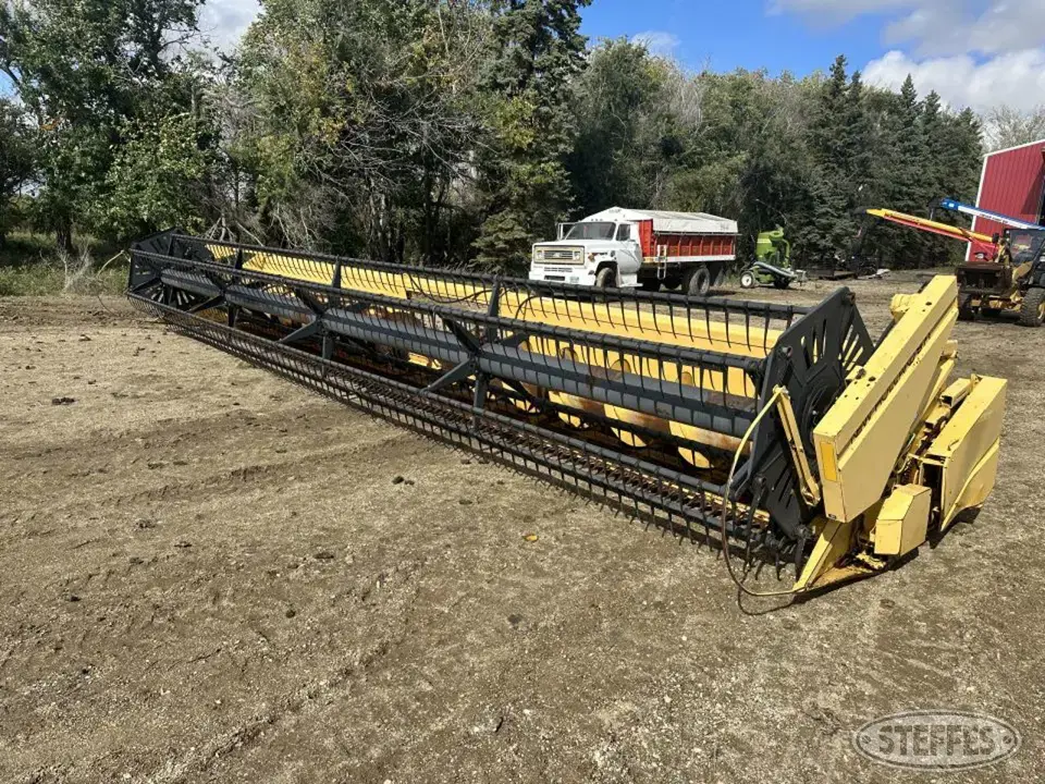 1995 New Holland 971 Rigid Head