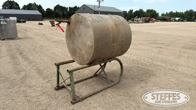 Approx. 200 gal. steel tank