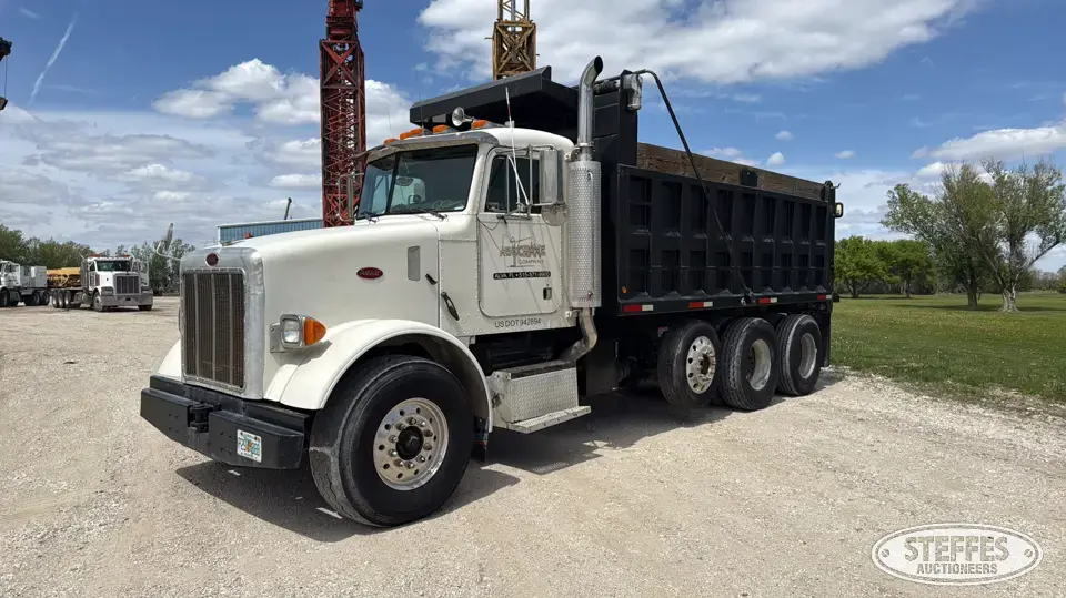 2004 Peterbilt 357 Dump Truck