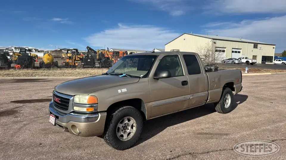 2004 GMC Sierra 1500 SLT Half Ton Pickup