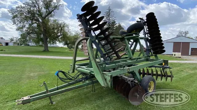 John Deere 230
