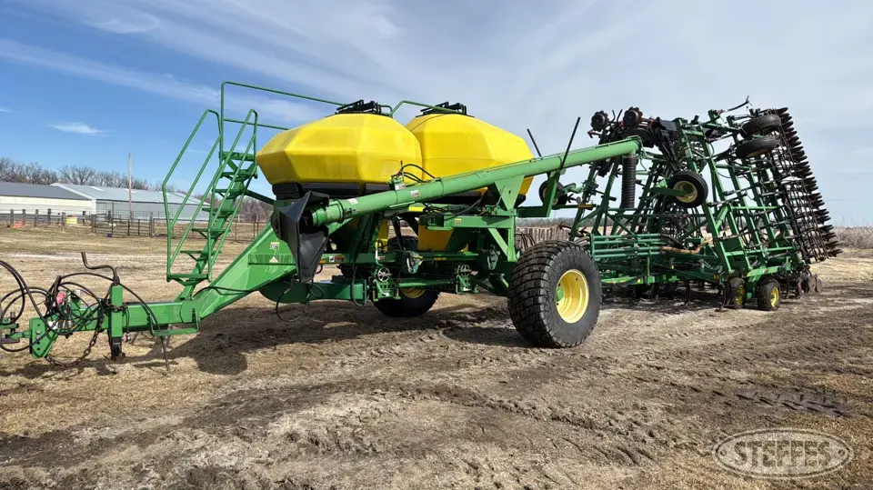 1997 John Deere 730 Air Drills and Air Seeder