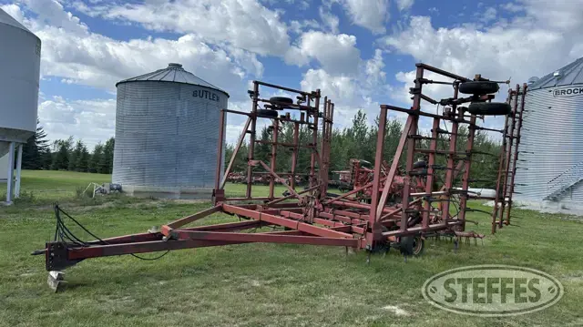 International 4700 VibraTiller
