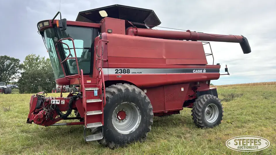 2001 Case IH 2388 Combine