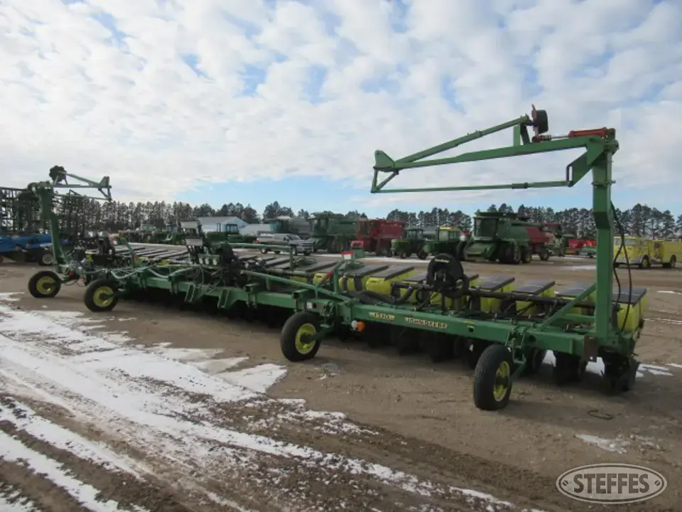 John Deere 1710 12 or More Row Planter