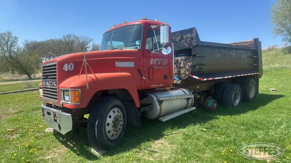1996 Mack CH613 Dump Truck