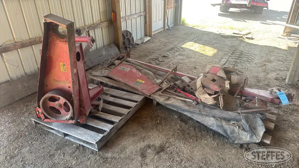 8’ Case IH 3 pt. mower Disc Mower