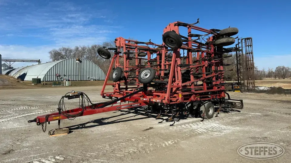 2012 Case IH Tiger-Mate 200 Field Cultivator
