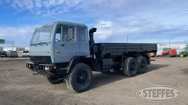 2002 Stewart & Stevenson M1096A1