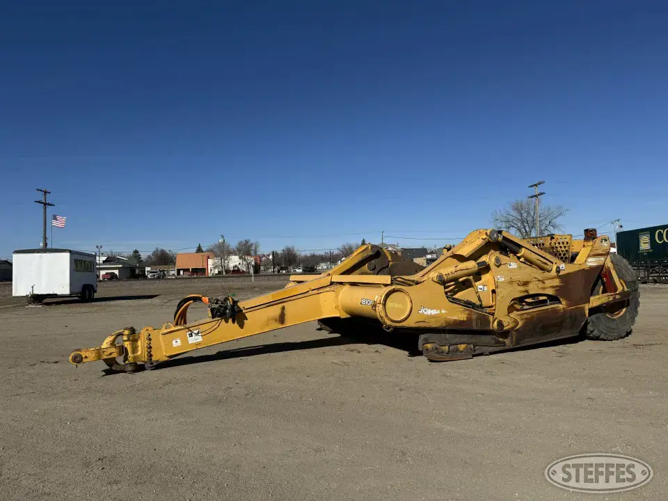 2005 John Deere 1810E Pull Scraper