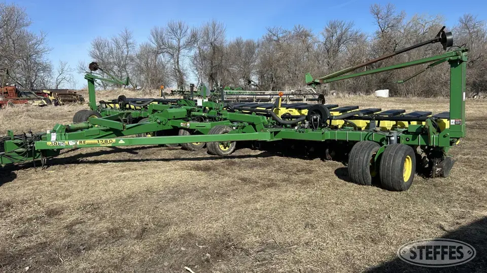 2000 John Deere 1780 12 or More Row Planter