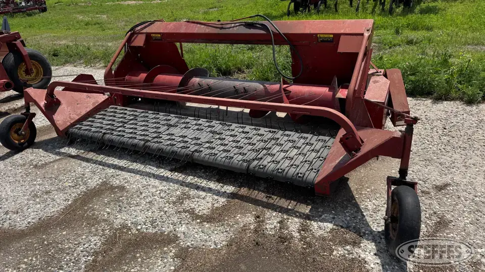 International 810 Pickup Head