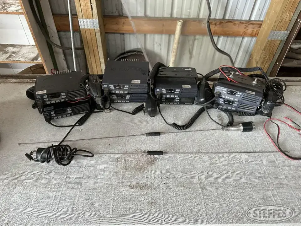 Kenwood Business Band Radio