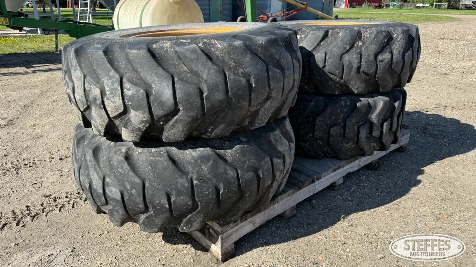 (4) 17.5-25 tires Construction Equipment Tire
