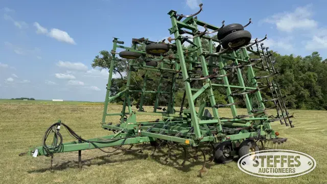 John Deere 985