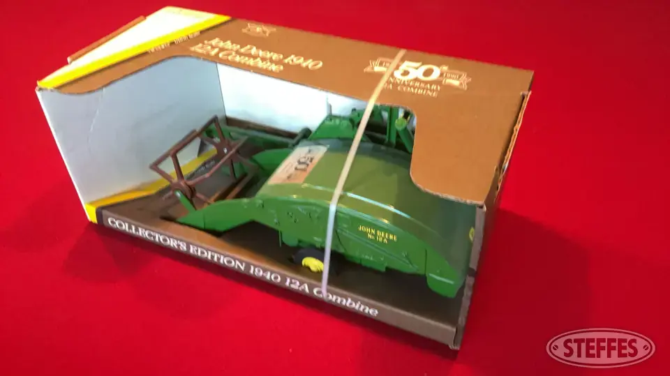 John Deere 1940 12A Collector Edition Toy