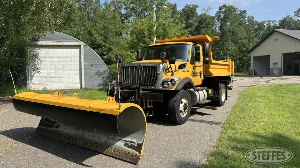 2014 International Workstar Plow-Spreader Truck