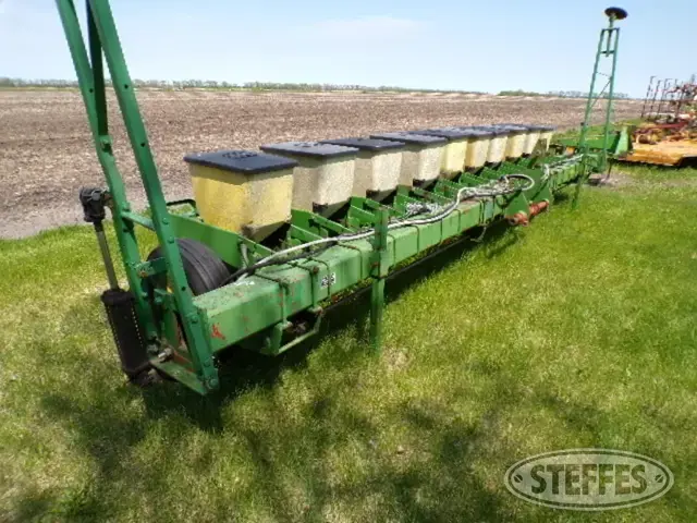 John Deere 7100