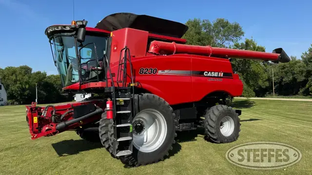 2013 Case IH 8230