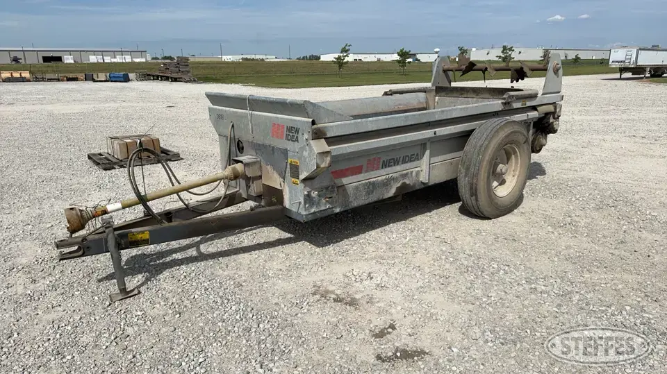 New Idea 3618 Manure Application Equipment