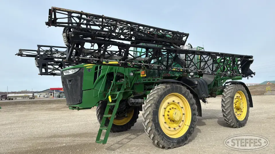 2012 John Deere 4940 Self-Propelled Sprayer