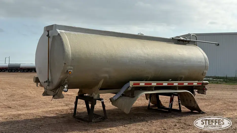 Fruehauf 4,200 gal. Tank Truck