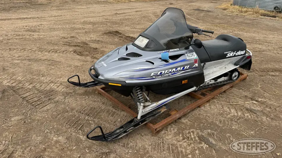 2001 Ski-Doo Formula 500 Deluxe Snowmobile