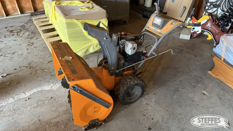 Yard King 12/33 Self-Propelled Snowblower