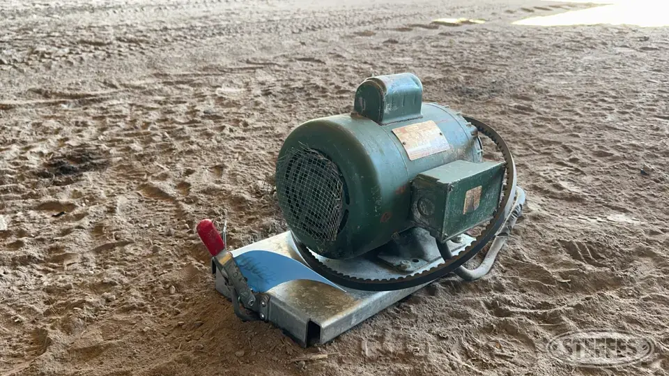 Dayton Farm Support Item