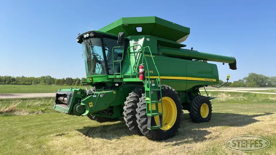 2009 John Deere 9770 STS Combine