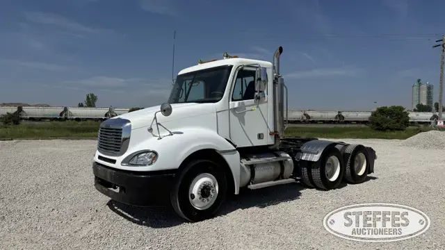 2004 Freightliner Columbia