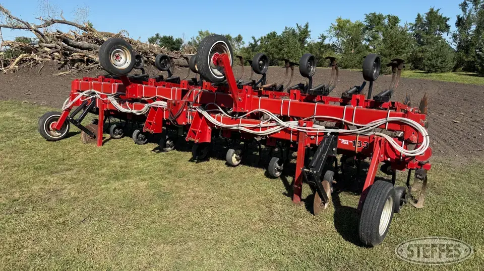 Case IH 183 Row Crop Cultivator
