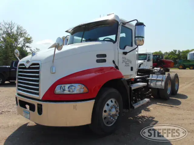 2006 Mack CXN613