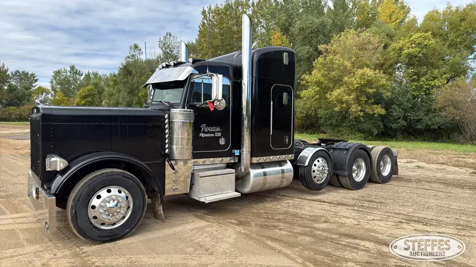 2003 Peterbilt 379 Conventional Truck with Sleeper